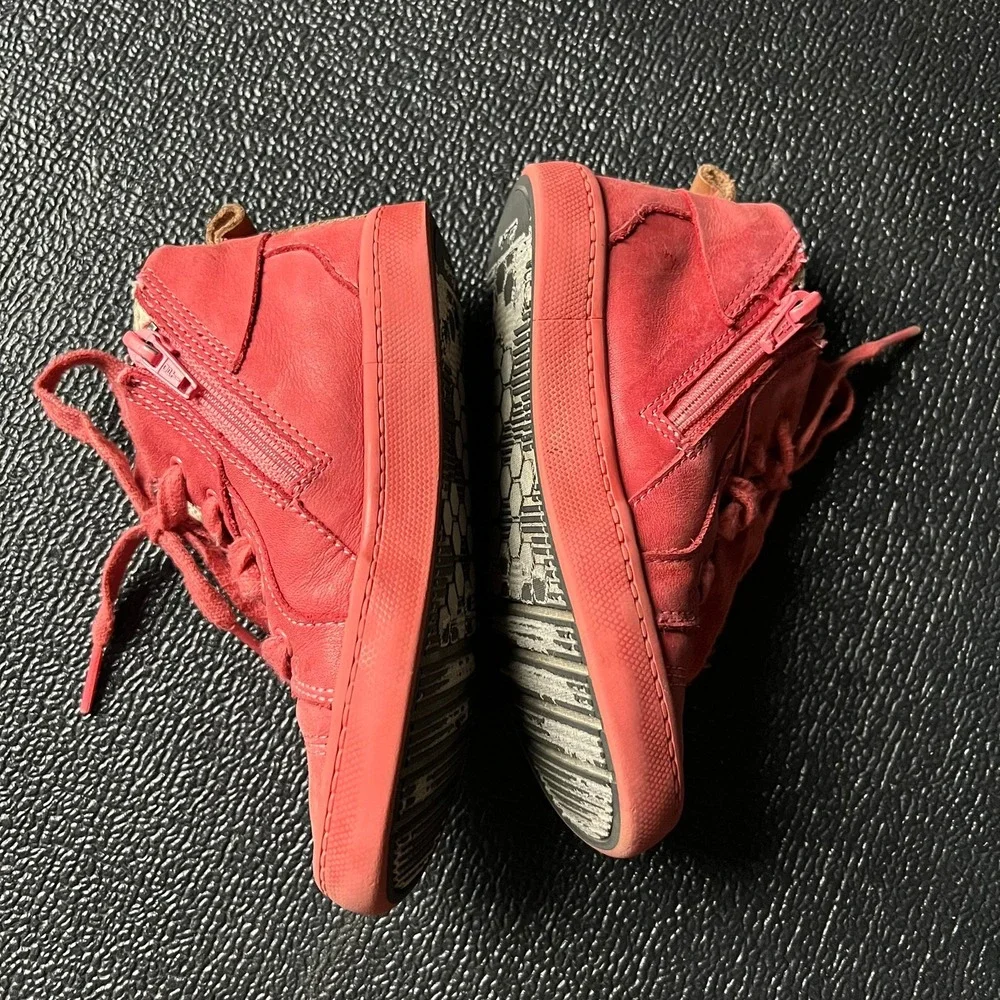 Clarks Kids Red Leather High Top Sneakers Side Zip Shoes US 10 M Leather Insoles